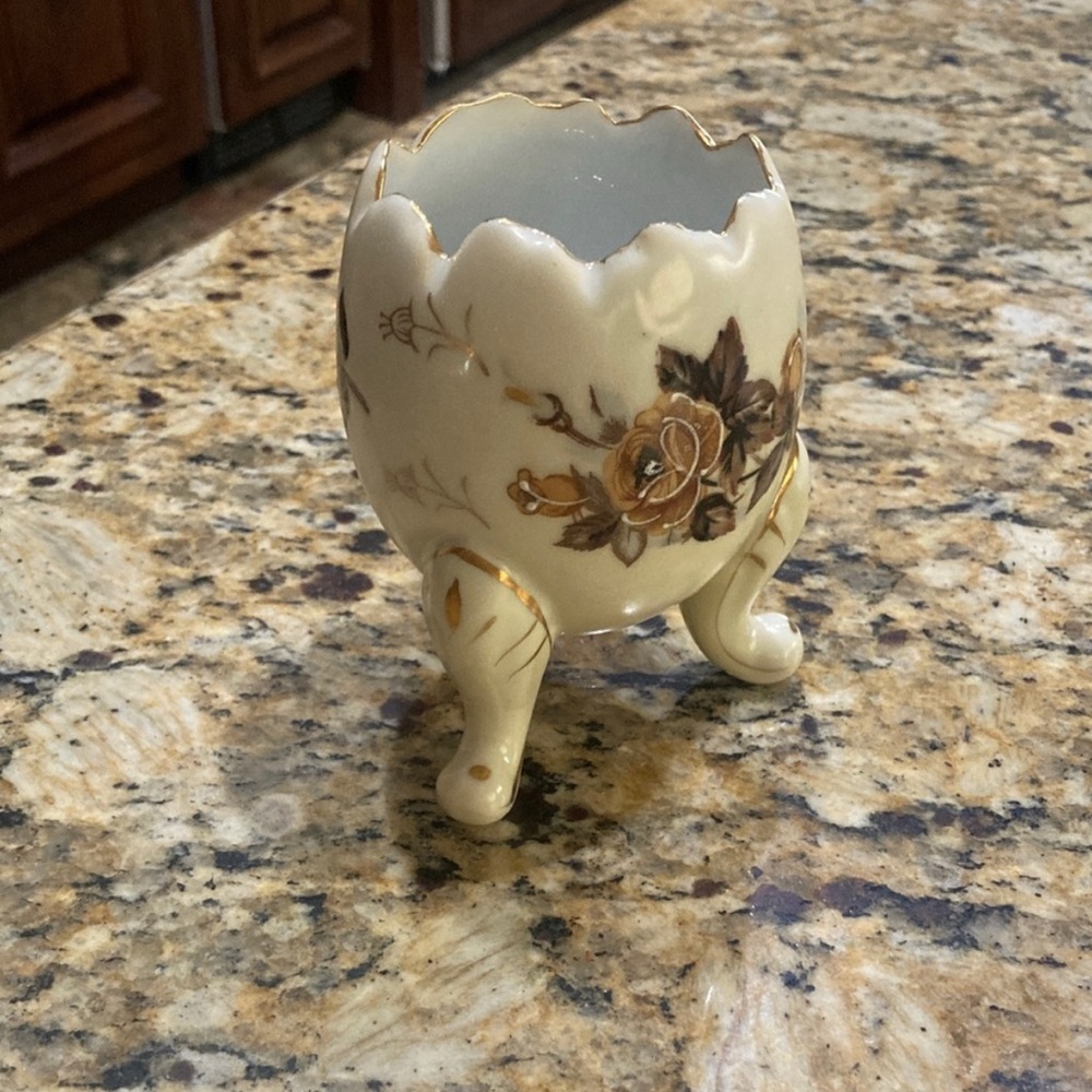 Vintage Napcoware Japan Footed Egg Planter Vase – Hand-Painted Floral Gold Trim - Picture 12 of 13
